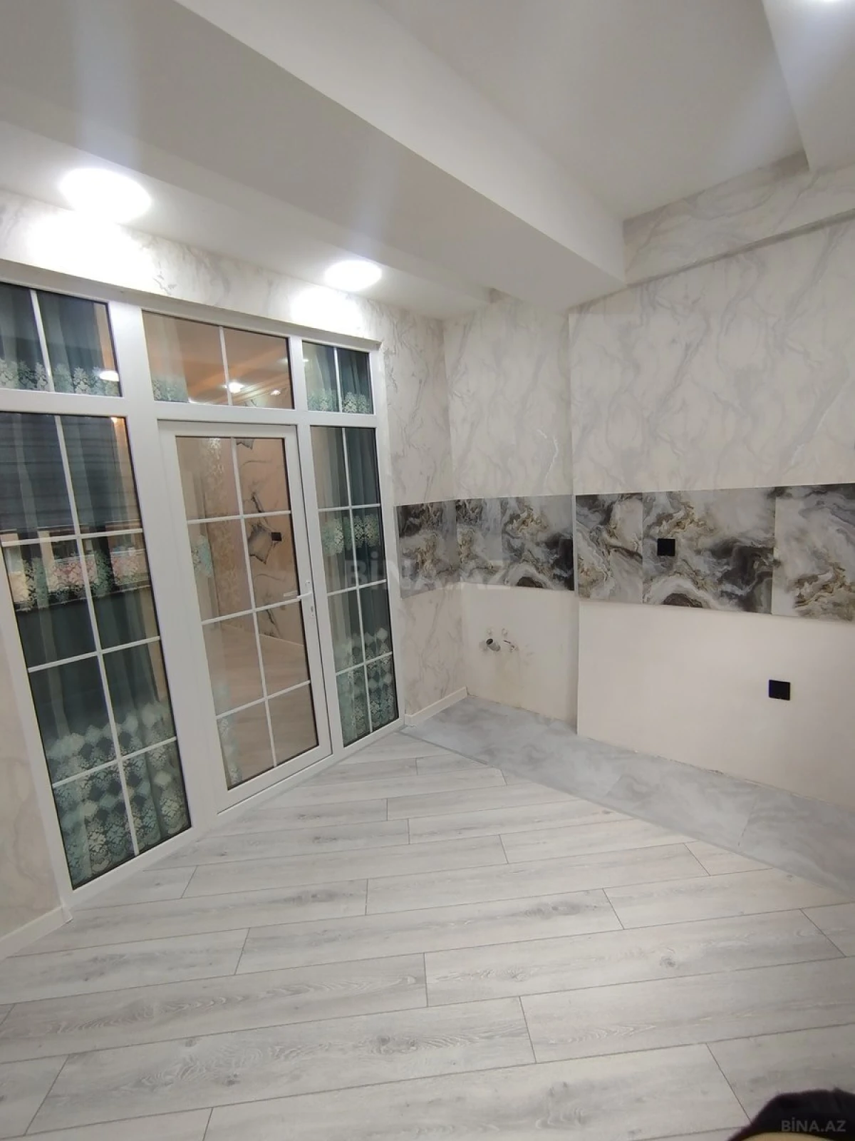 Satılır 4 otaqlı mənzil 96 m²