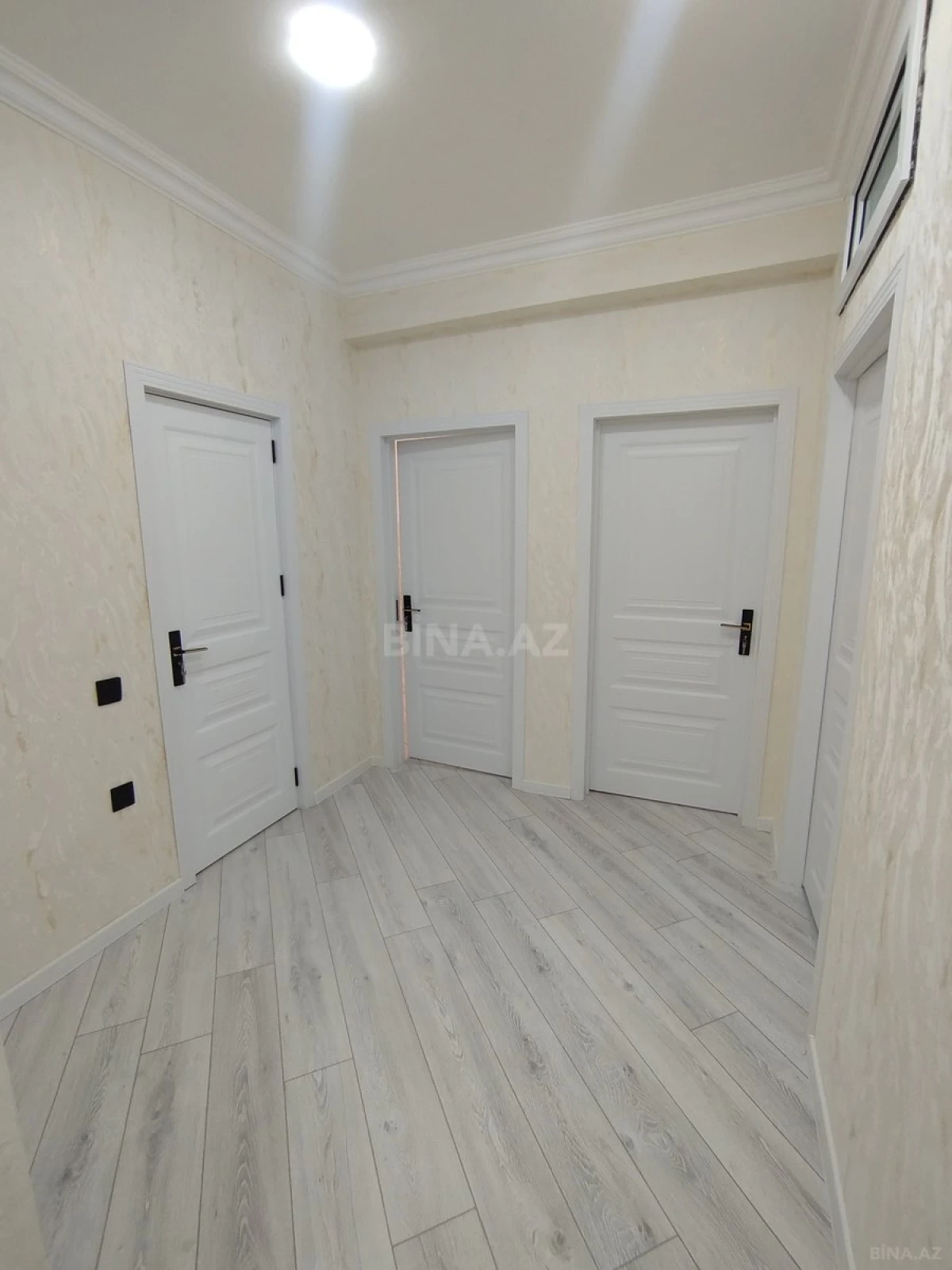 Satılır 4 otaqlı mənzil 96 m²