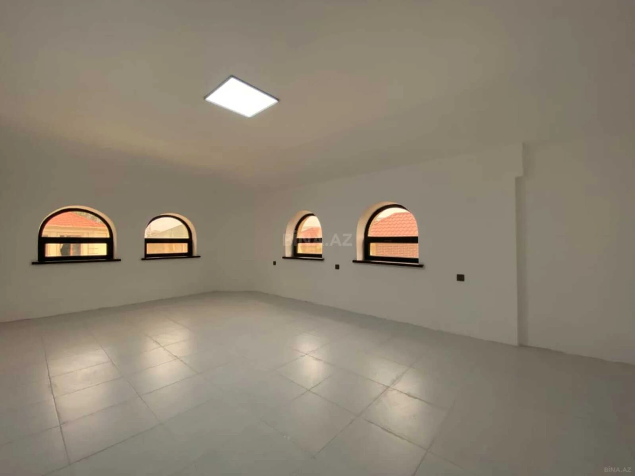 Kirayə verilir 15 otaqlı ofis 1000 m²