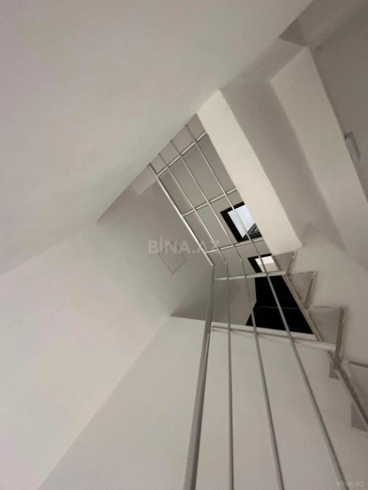 Kirayə verilir 15 otaqlı ofis 1000 m²