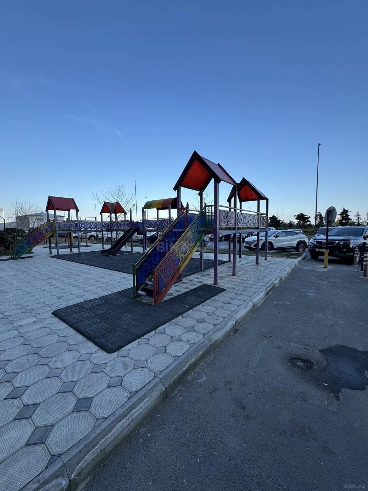 Satılır 2 otaqlı mənzil 75 m²