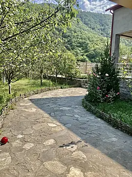 Satılır 6 otaqlı həyət evi 200 m²