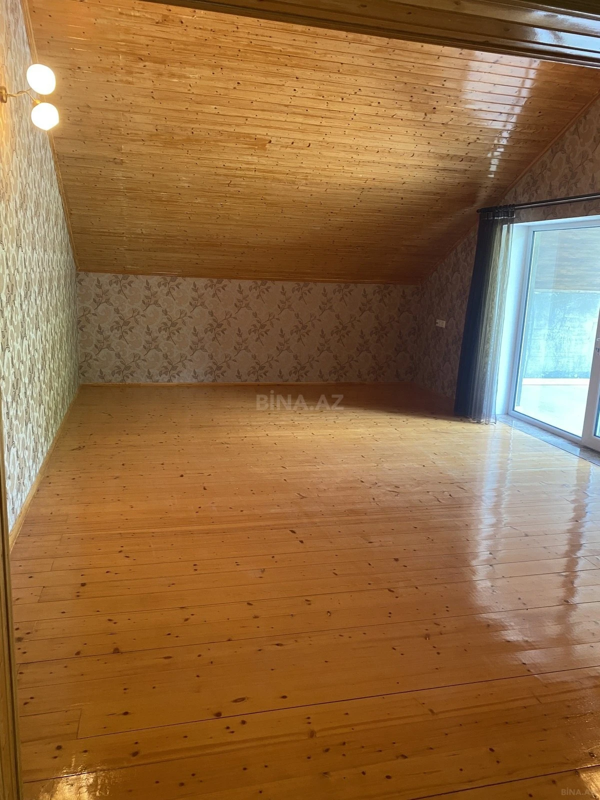 Satılır 6 otaqlı həyət evi 200 m²