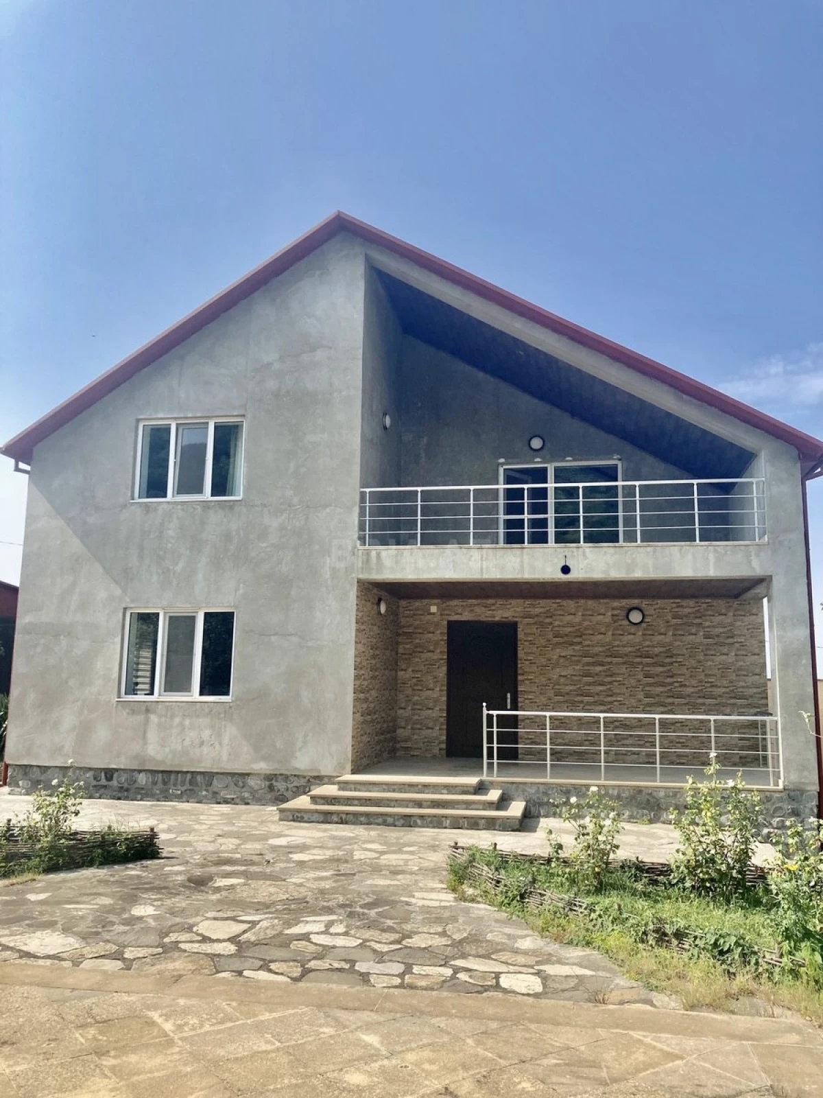 Satılır 6 otaqlı həyət evi 200 m²