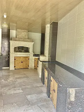 Satılır 6 otaqlı həyət evi 200 m²