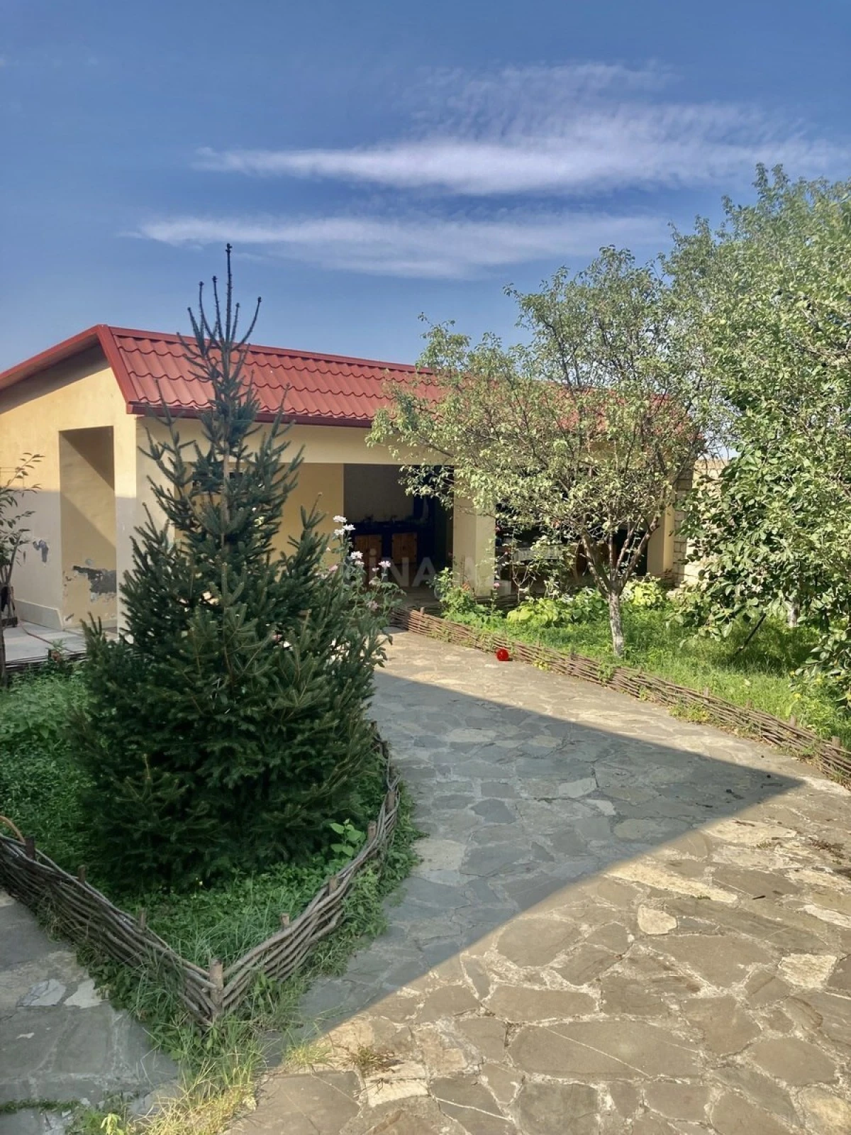 Satılır 6 otaqlı həyət evi 200 m²