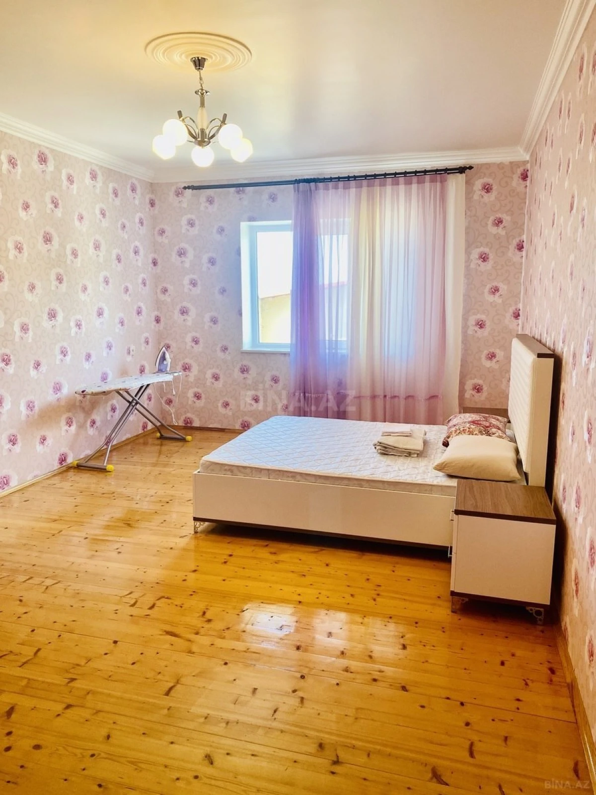 Satılır 6 otaqlı həyət evi 200 m²