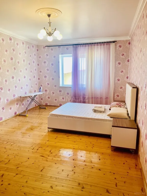 Satılır 6 otaqlı həyət evi 200 m²