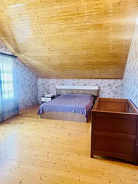 Satılır 6 otaqlı həyət evi 200 m²