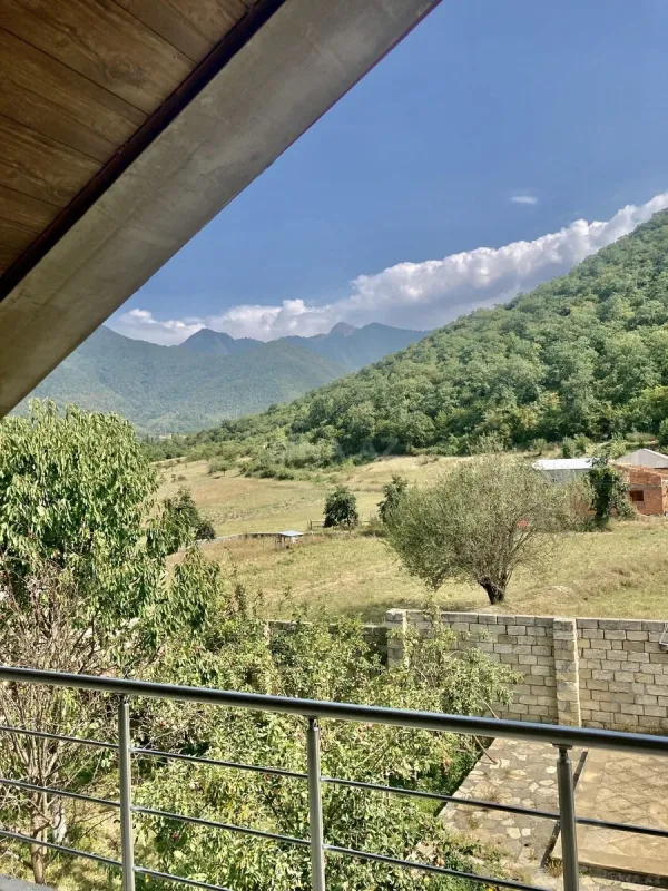 Satılır 6 otaqlı həyət evi 200 m²