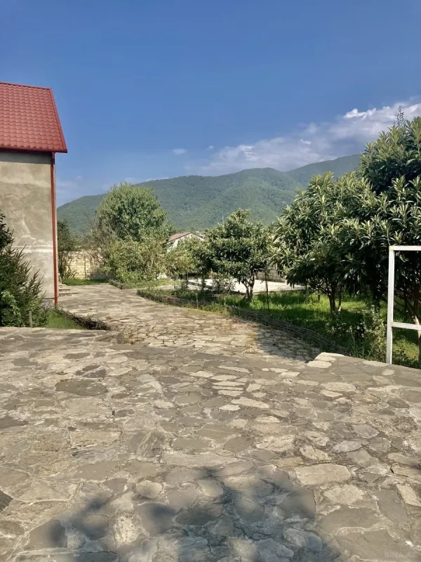 Satılır 6 otaqlı həyət evi 200 m²