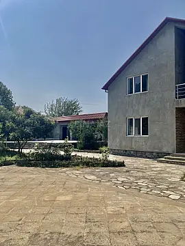 Satılır 6 otaqlı həyət evi 200 m²
