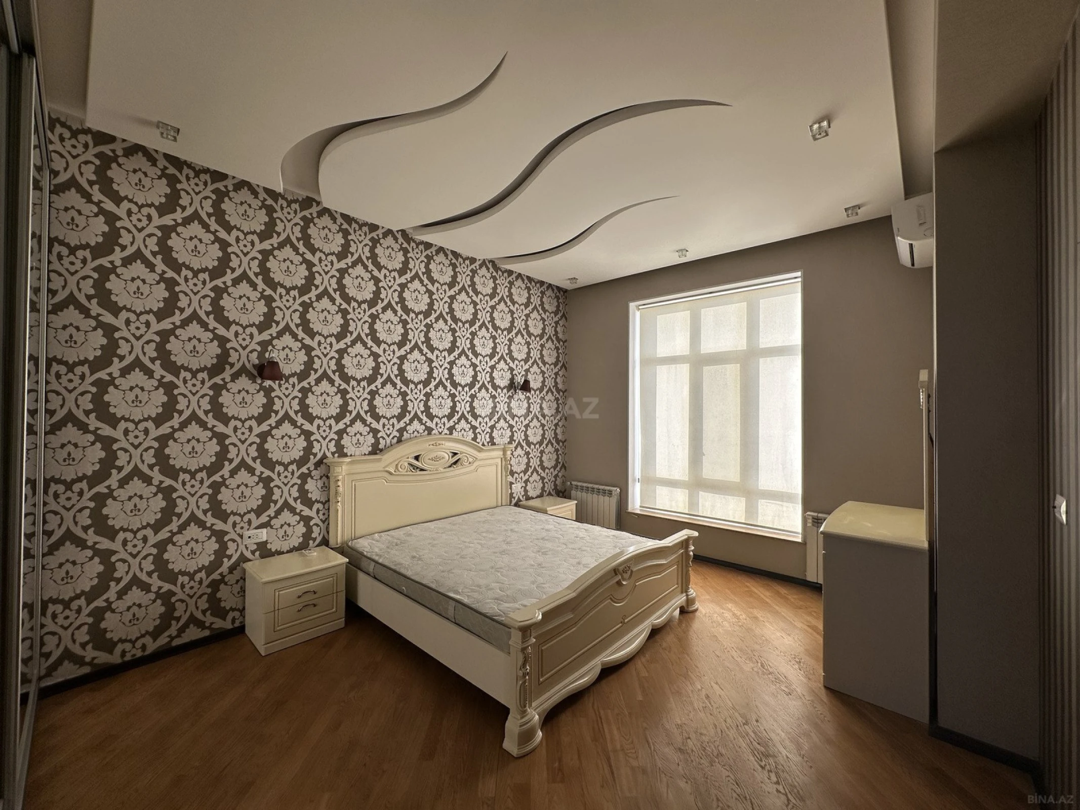 Kirayə verilir 4 otaqlı mənzil 147 m²