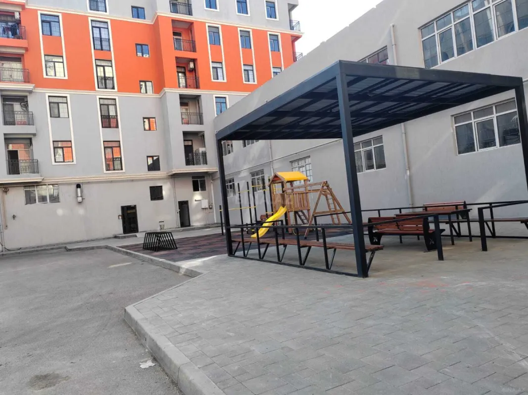 Satılır 4 otaqlı mənzil 149 m²