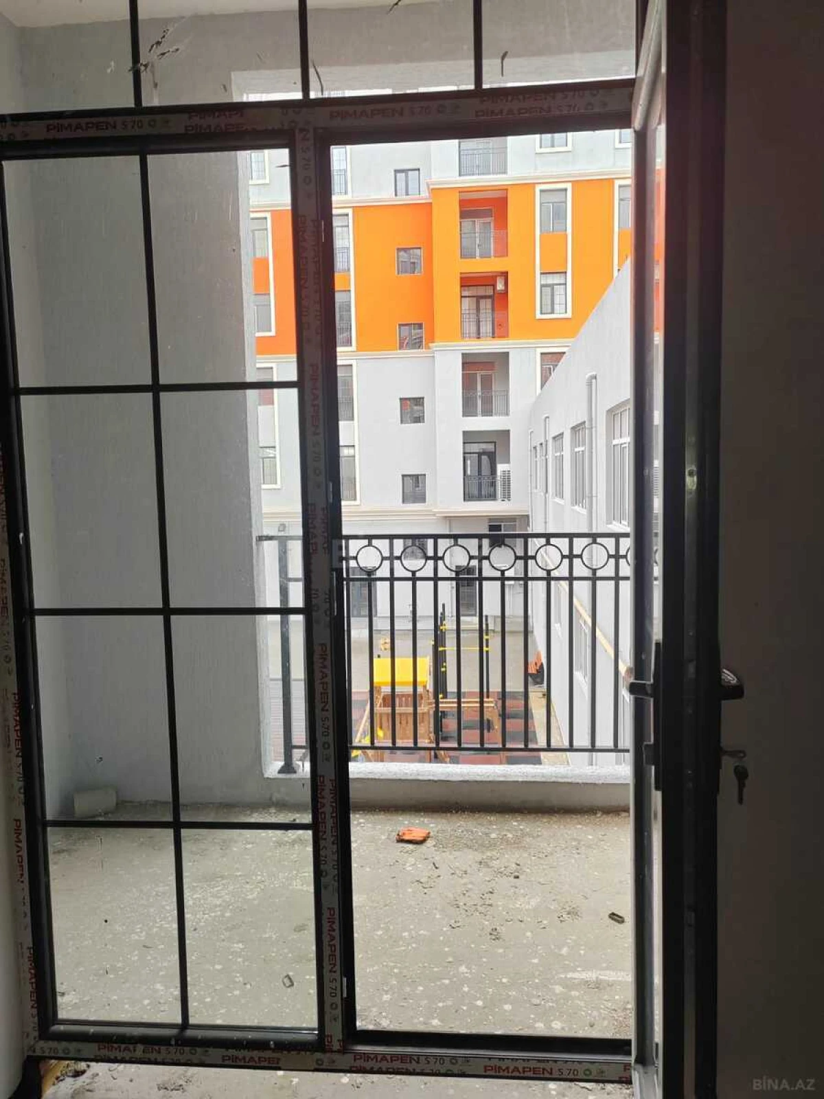 Satılır 4 otaqlı mənzil 149 m²
