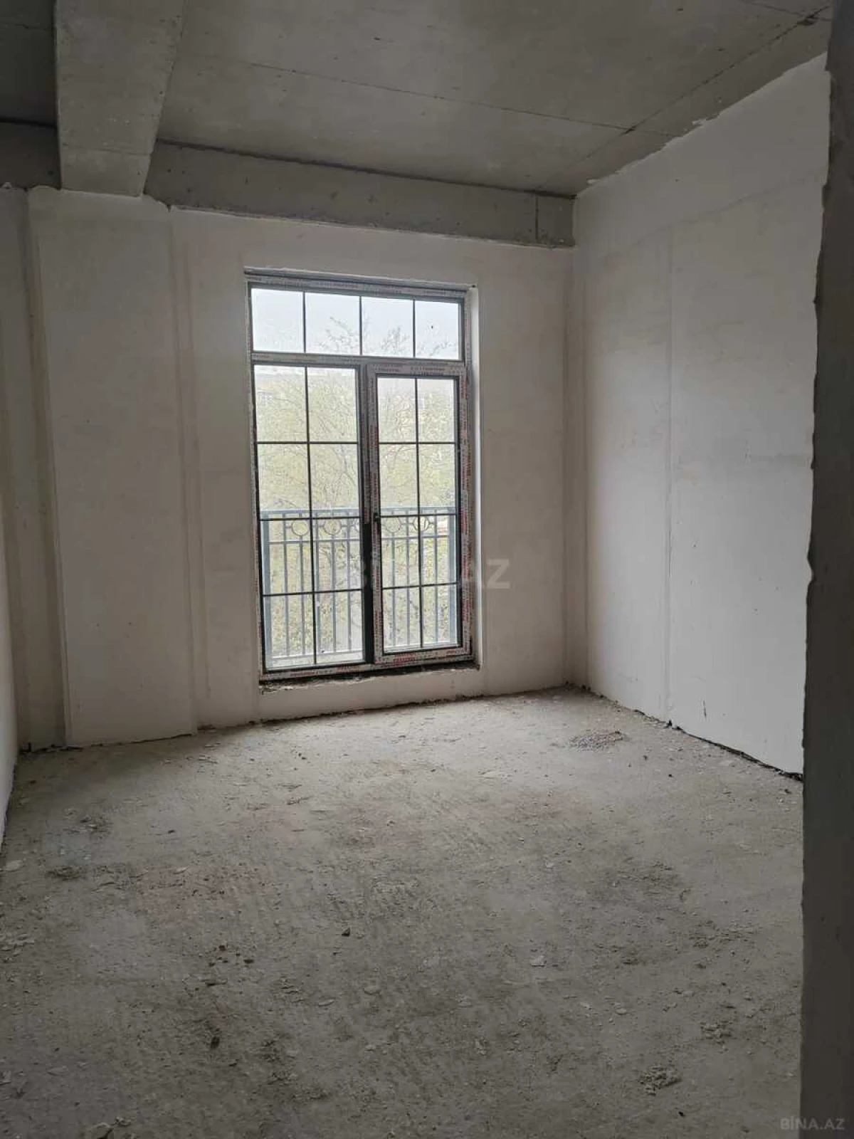 Satılır 4 otaqlı mənzil 149 m²