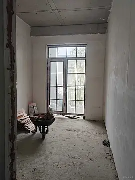 Satılır 4 otaqlı mənzil 149 m²
