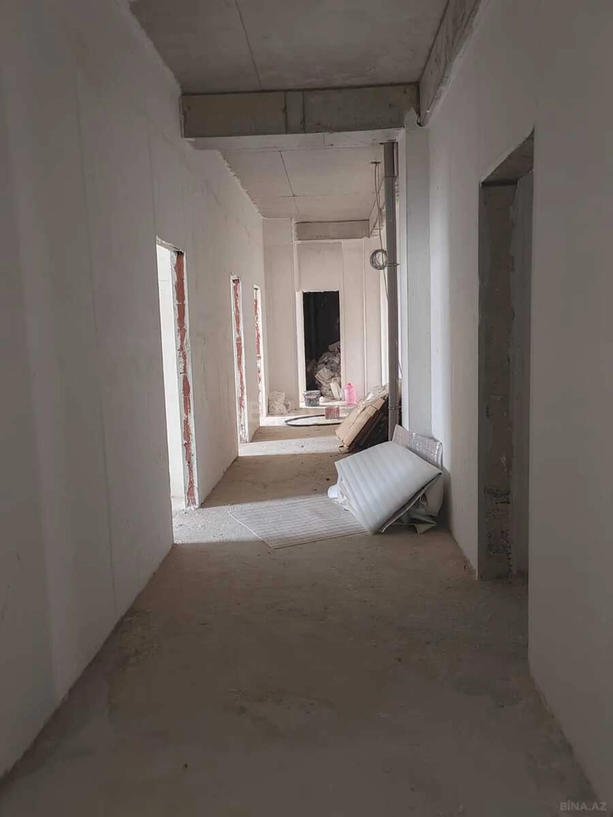 Satılır 4 otaqlı mənzil 149 m²