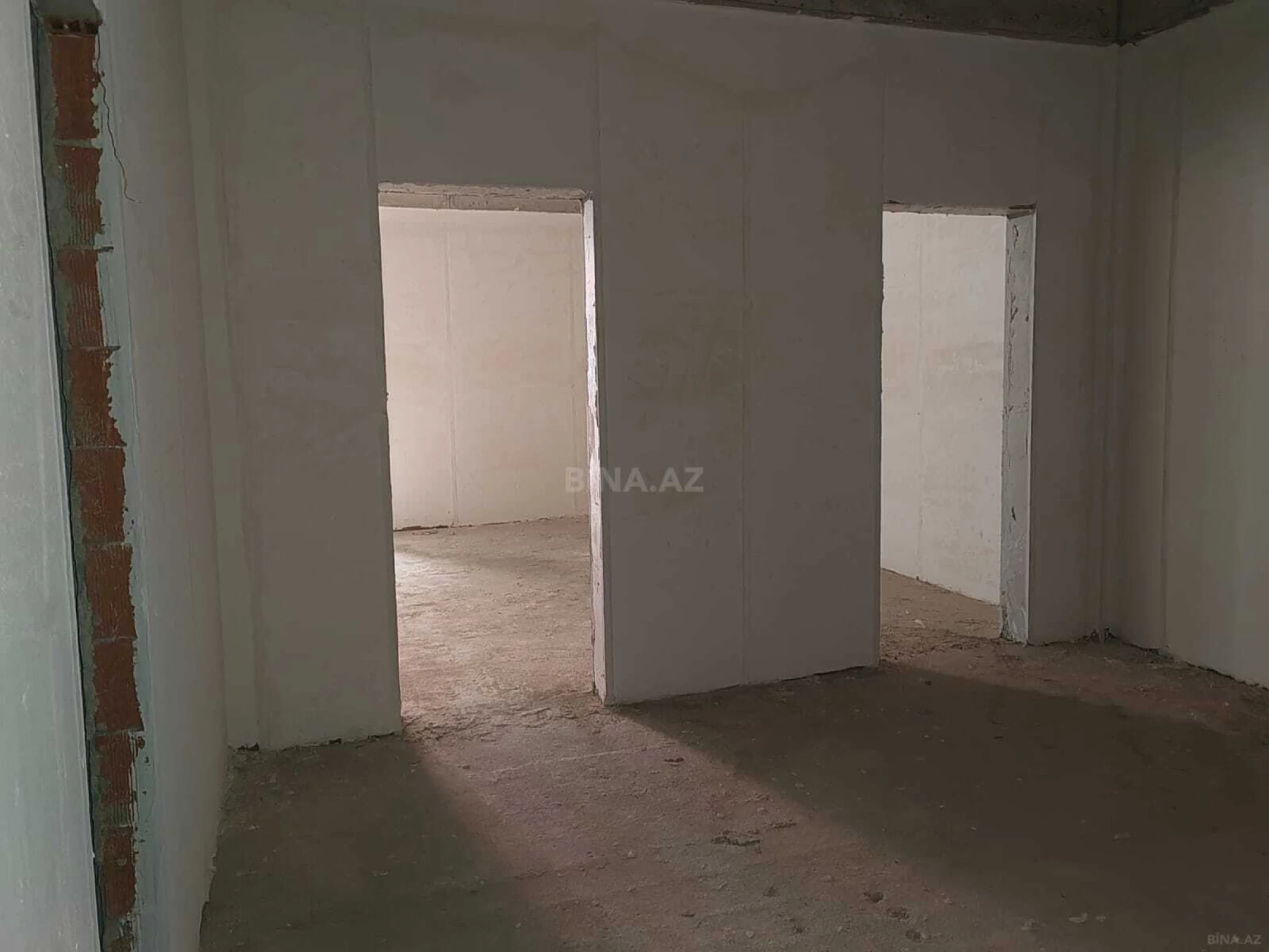 Satılır 4 otaqlı mənzil 149 m²