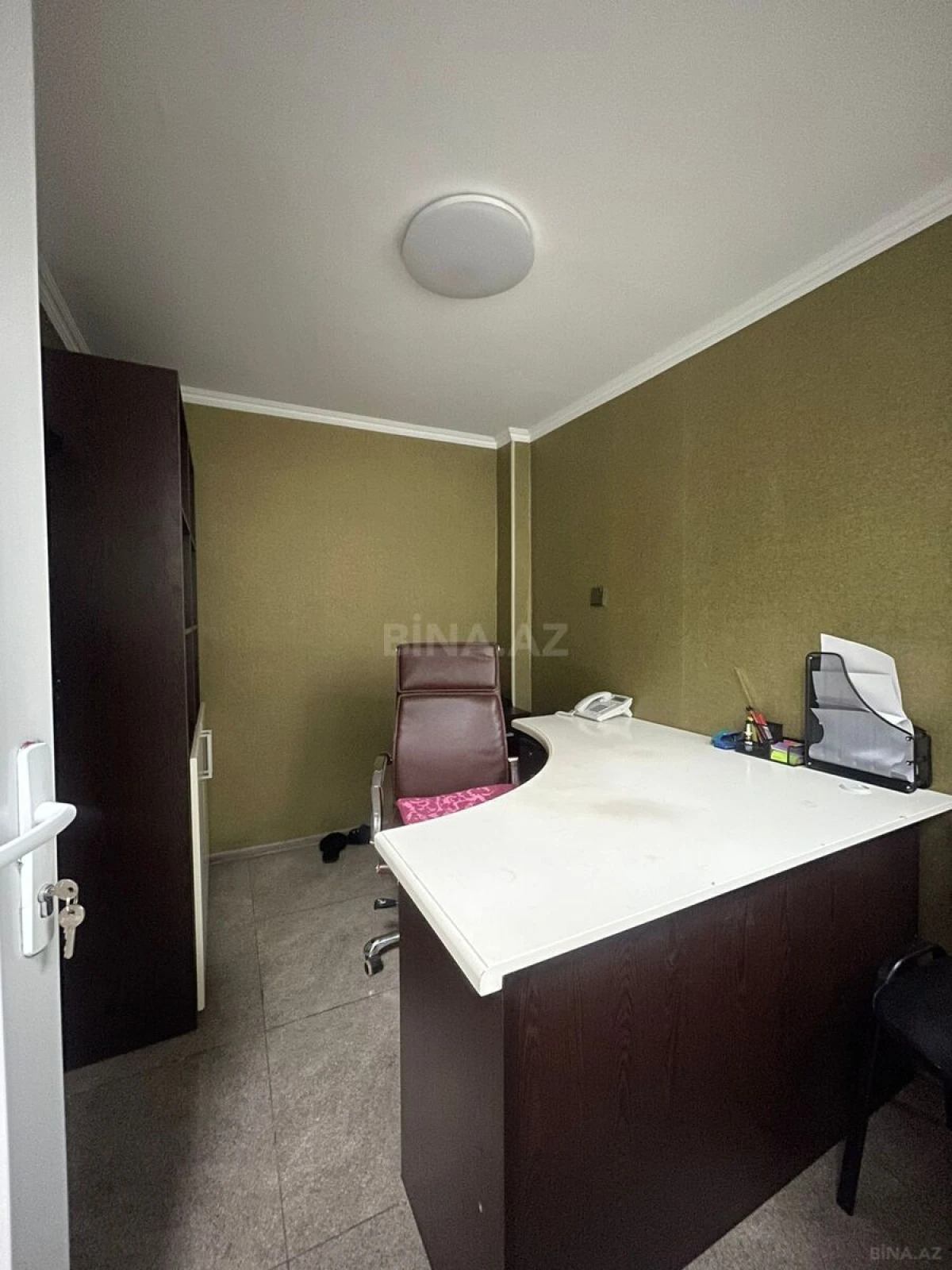 Satılır 6 otaqlı ofis 100 m²