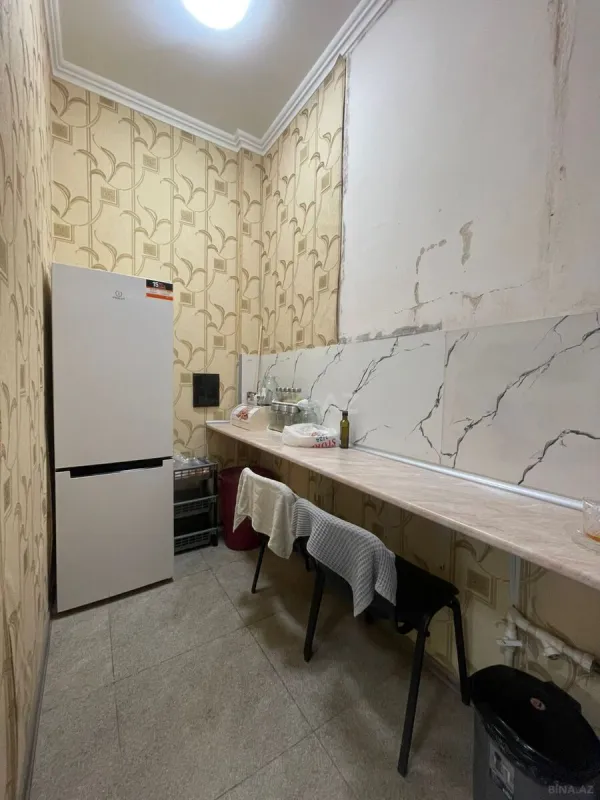 Satılır 6 otaqlı ofis 100 m²