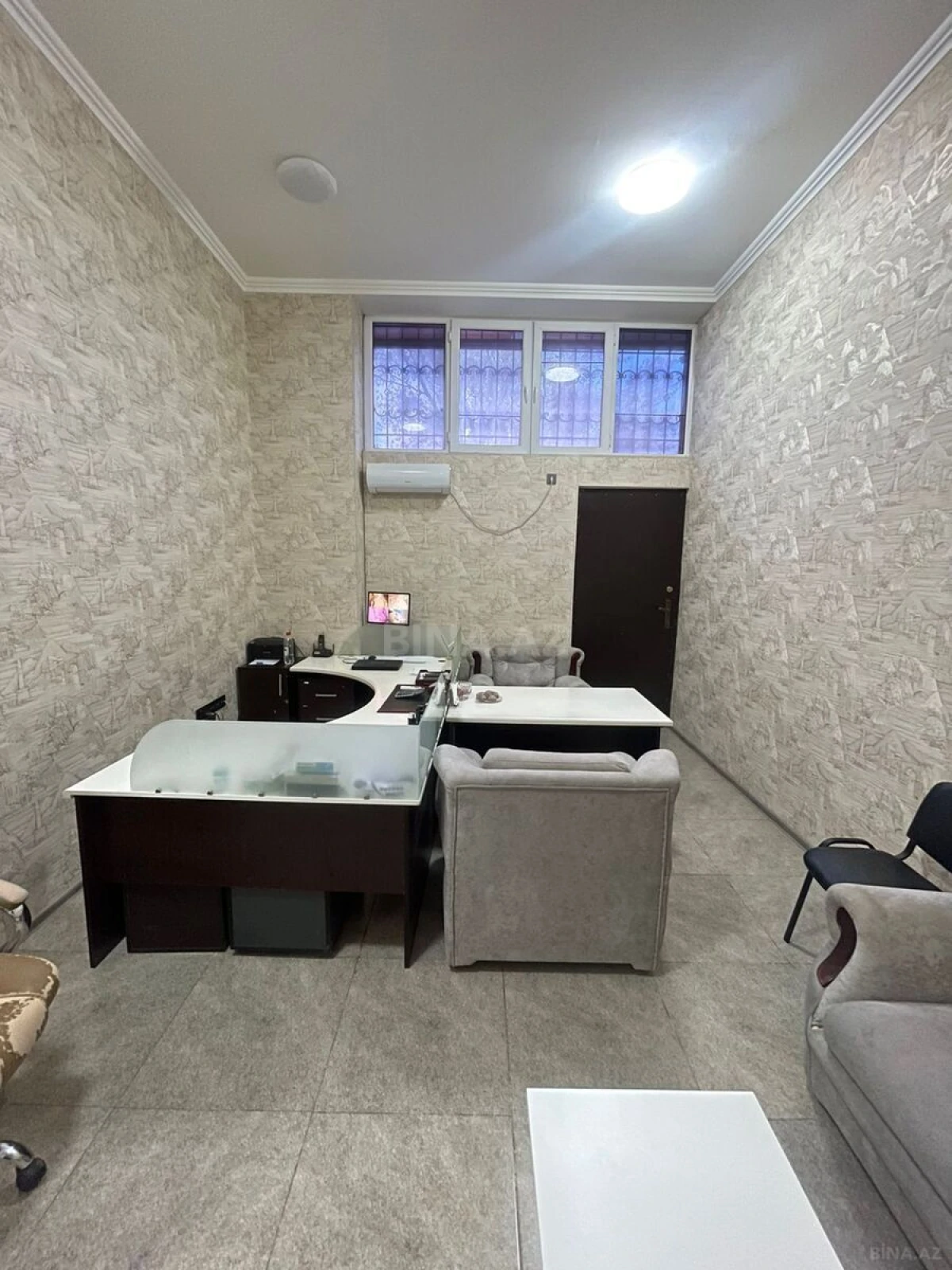 Satılır 6 otaqlı ofis 100 m²