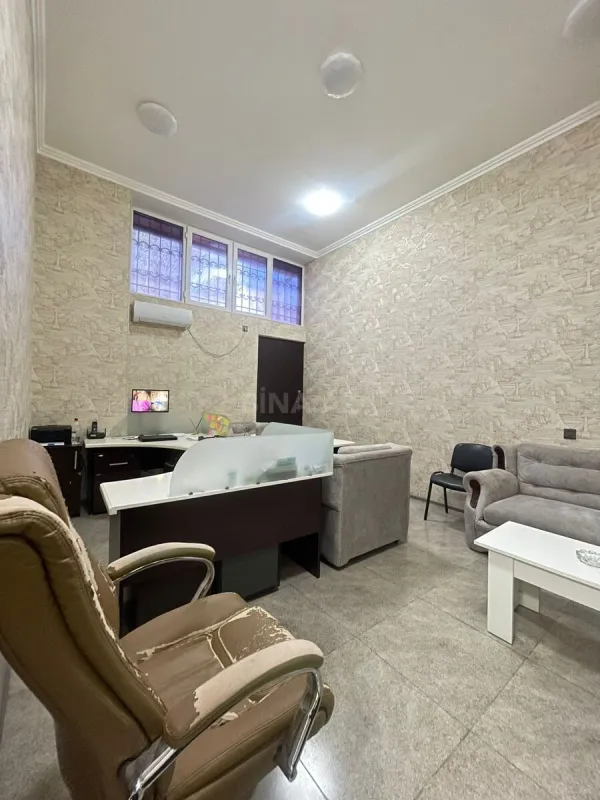 Satılır 6 otaqlı ofis 100 m²