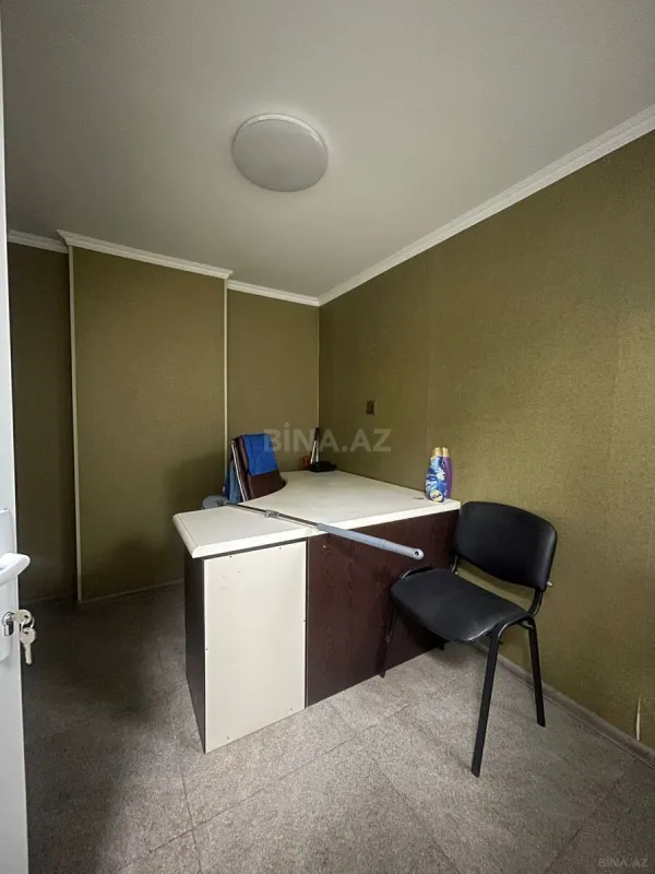 Satılır 6 otaqlı ofis 100 m²