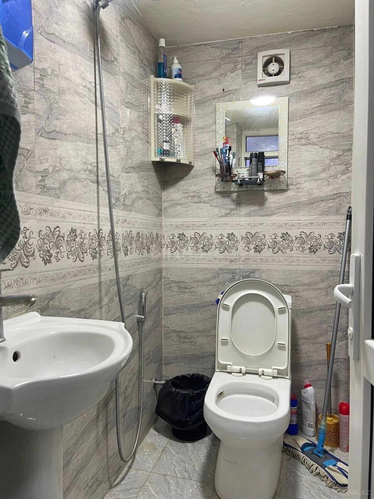 Satılır 6 otaqlı ofis 100 m²