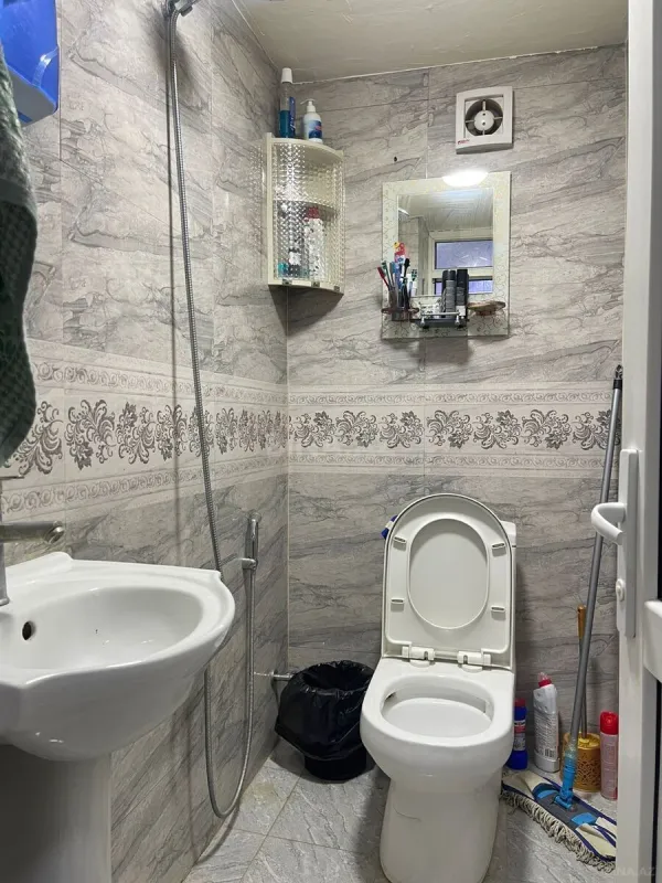 Satılır 6 otaqlı ofis 100 m²