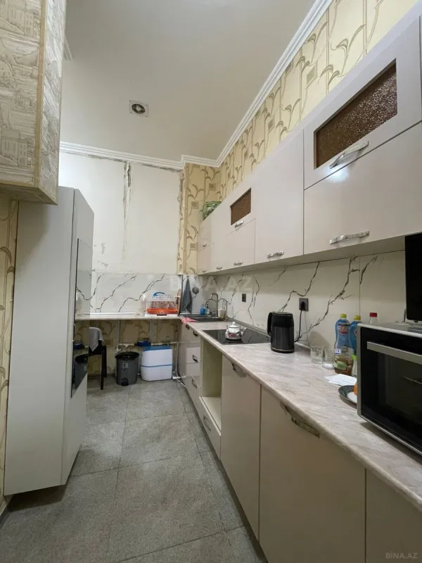 Satılır 6 otaqlı ofis 100 m²