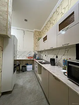 Satılır 6 otaqlı ofis 100 m²