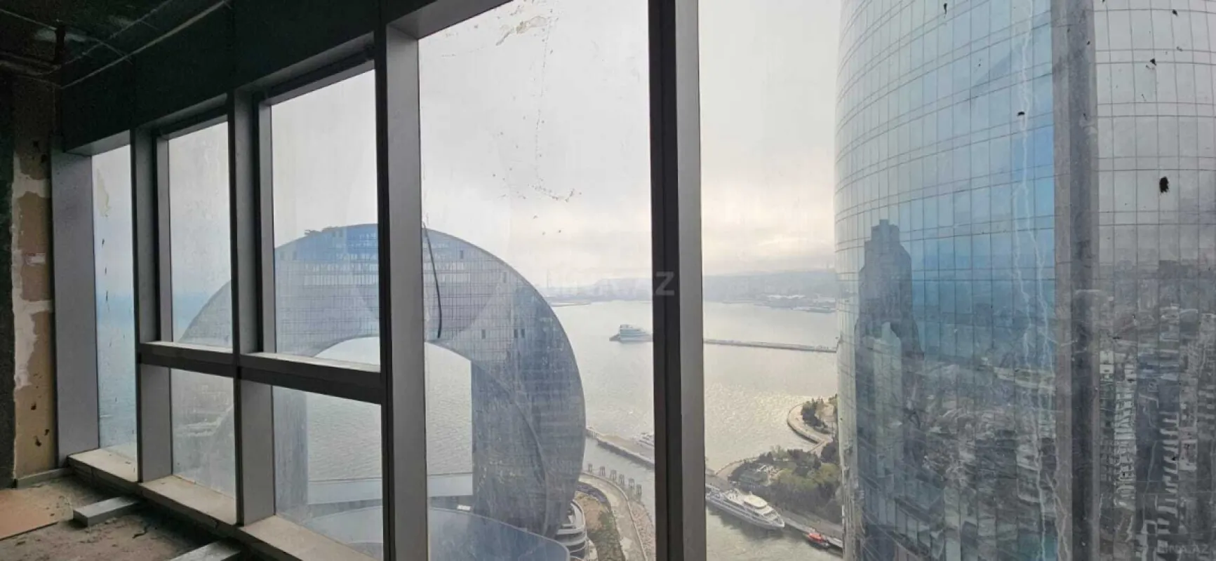 Satılır 2 otaqlı mənzil 89 m²