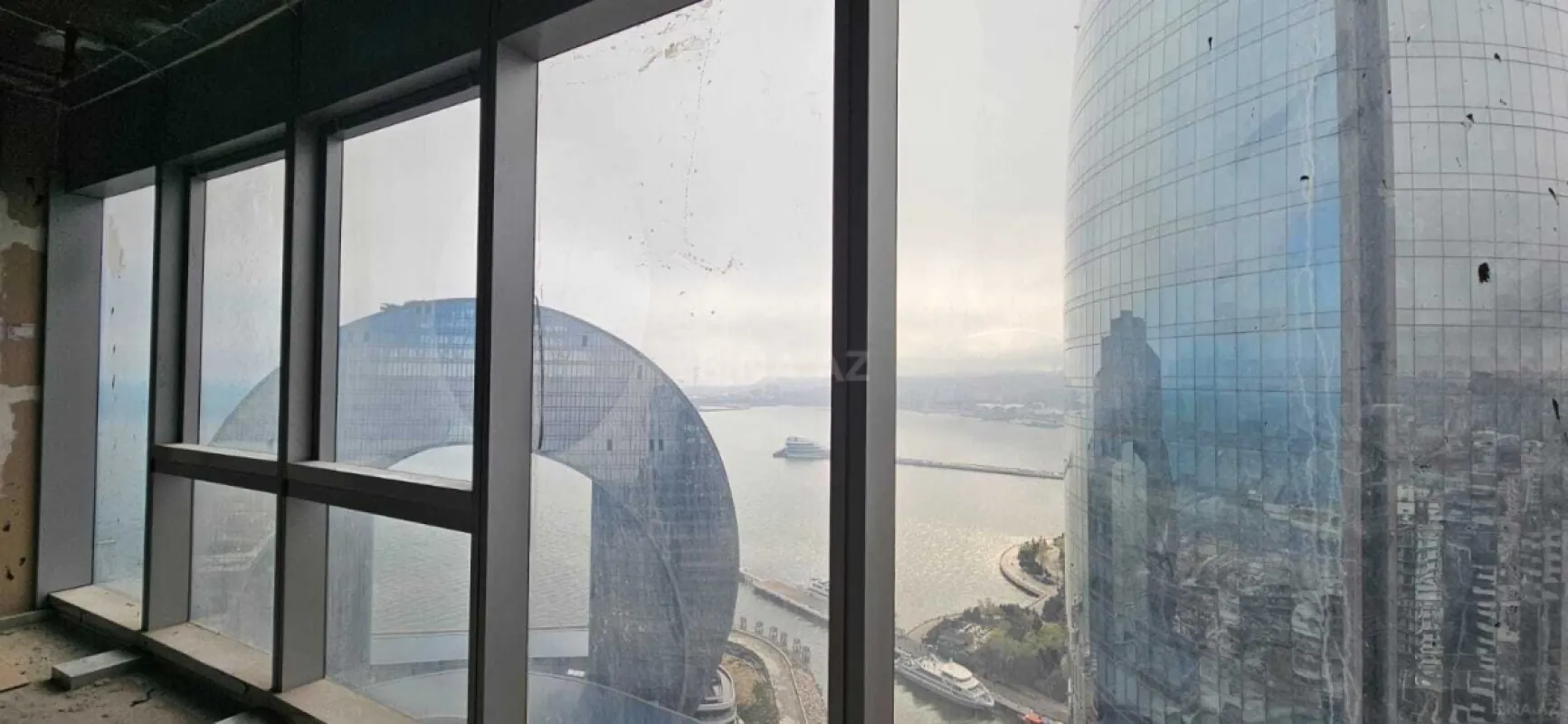 Satılır 2 otaqlı mənzil 89 m²