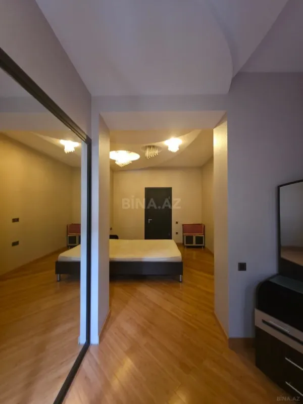 Satılır 3 otaqlı mənzil 98 m²