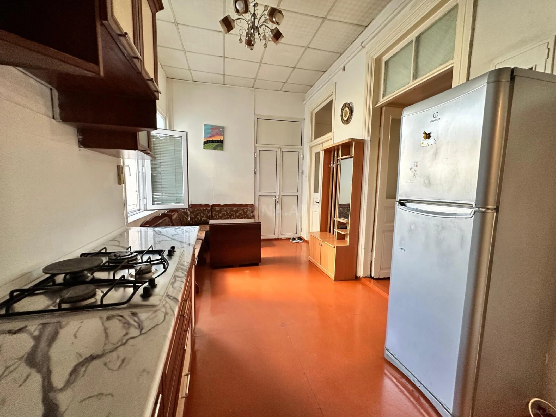 Kirayə verilir 2 otaqlı mənzil 85 m²