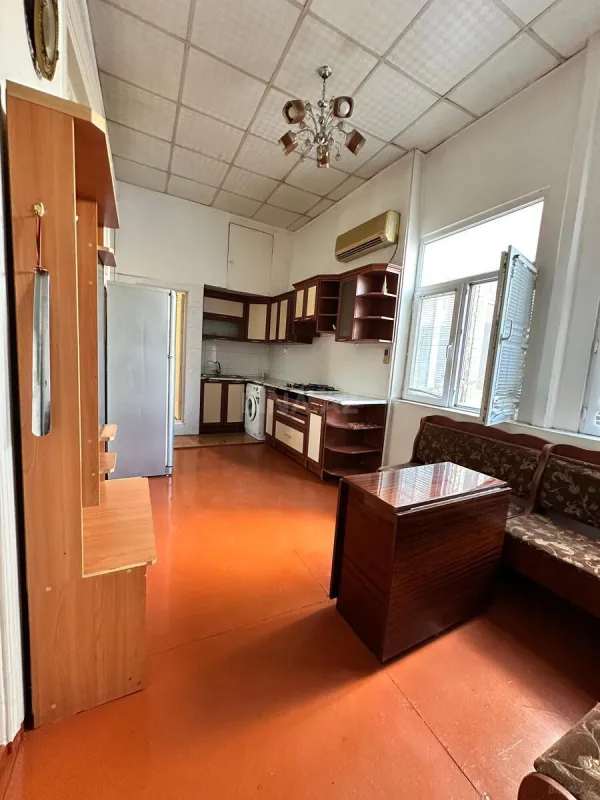 Kirayə verilir 2 otaqlı mənzil 85 m²