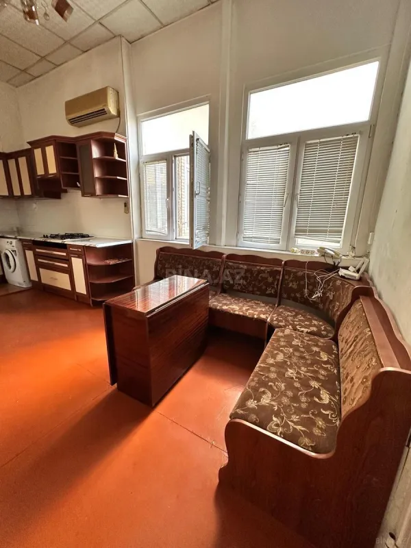 Kirayə verilir 2 otaqlı mənzil 85 m²