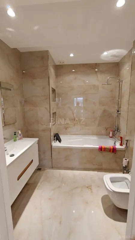 Kirayə verilir 3 otaqlı mənzil 145 m²