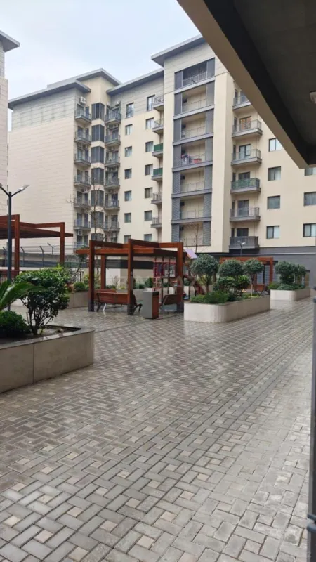 Kirayə verilir 3 otaqlı mənzil 145 m²