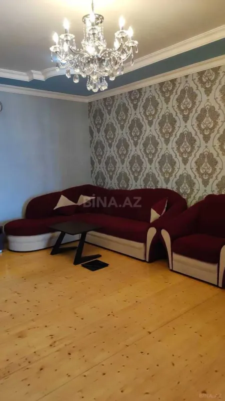 Satılır 6 otaqlı həyət evi 240 m²