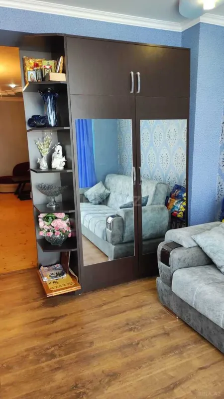 Satılır 6 otaqlı həyət evi 240 m²