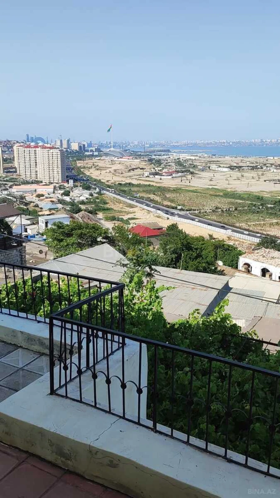 Satılır 6 otaqlı həyət evi 240 m²