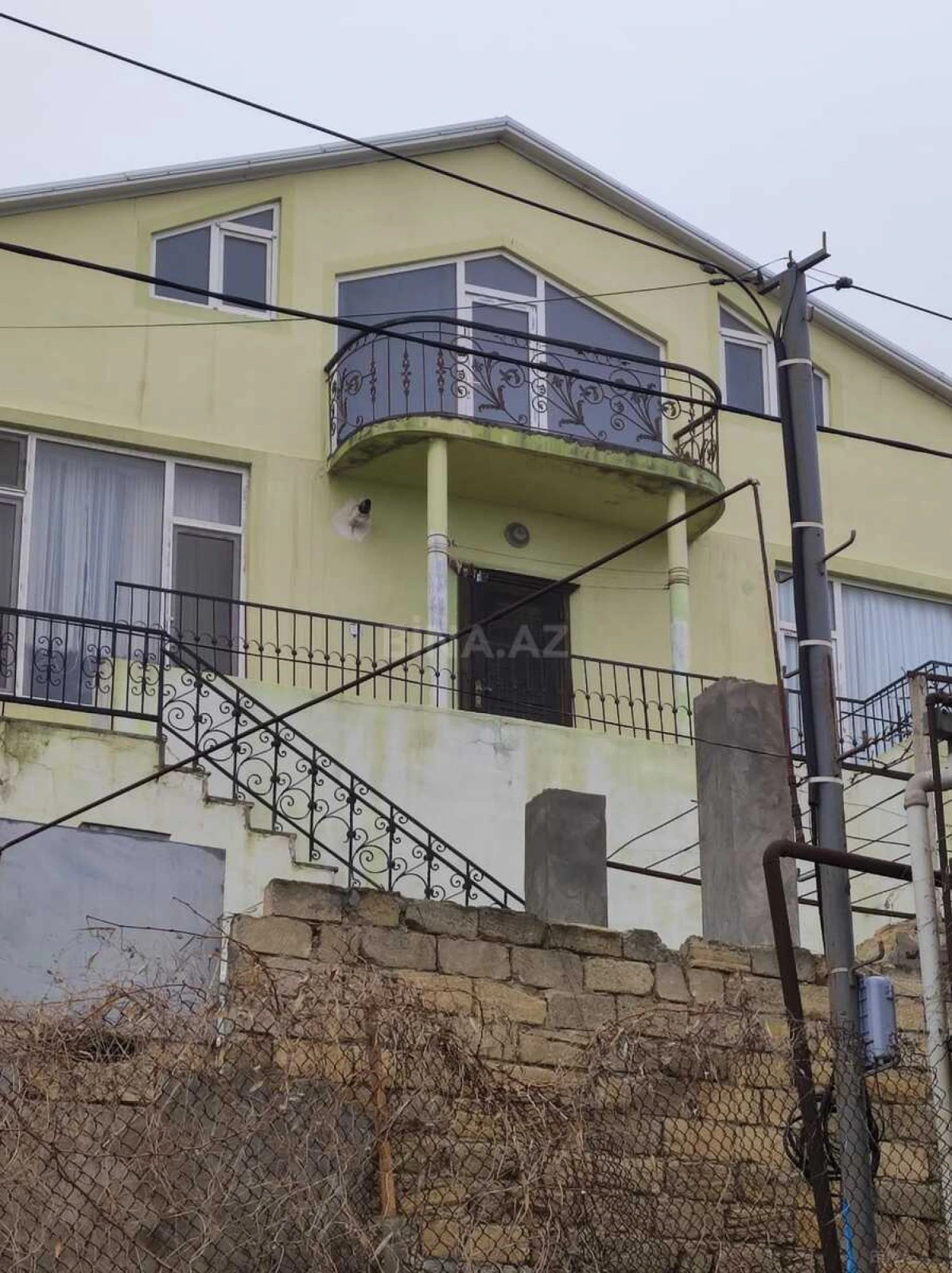 Satılır 6 otaqlı həyət evi 240 m²