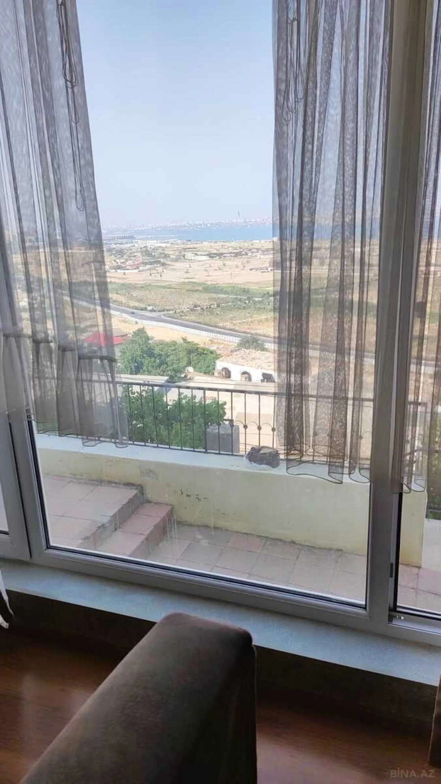 Satılır 6 otaqlı həyət evi 240 m²