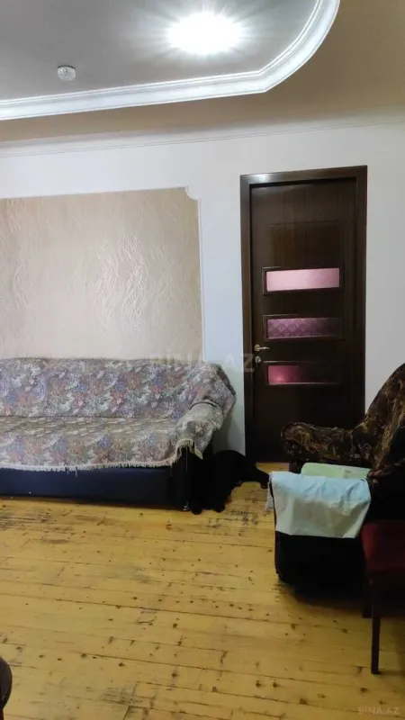 Satılır 6 otaqlı həyət evi 240 m²