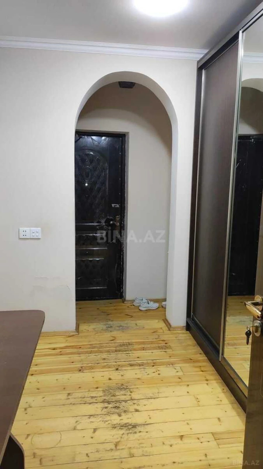 Satılır 6 otaqlı həyət evi 240 m²