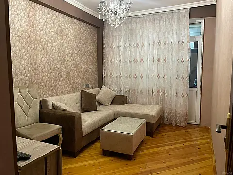 Kirayə verilir 2 otaqlı mənzil 50 m²