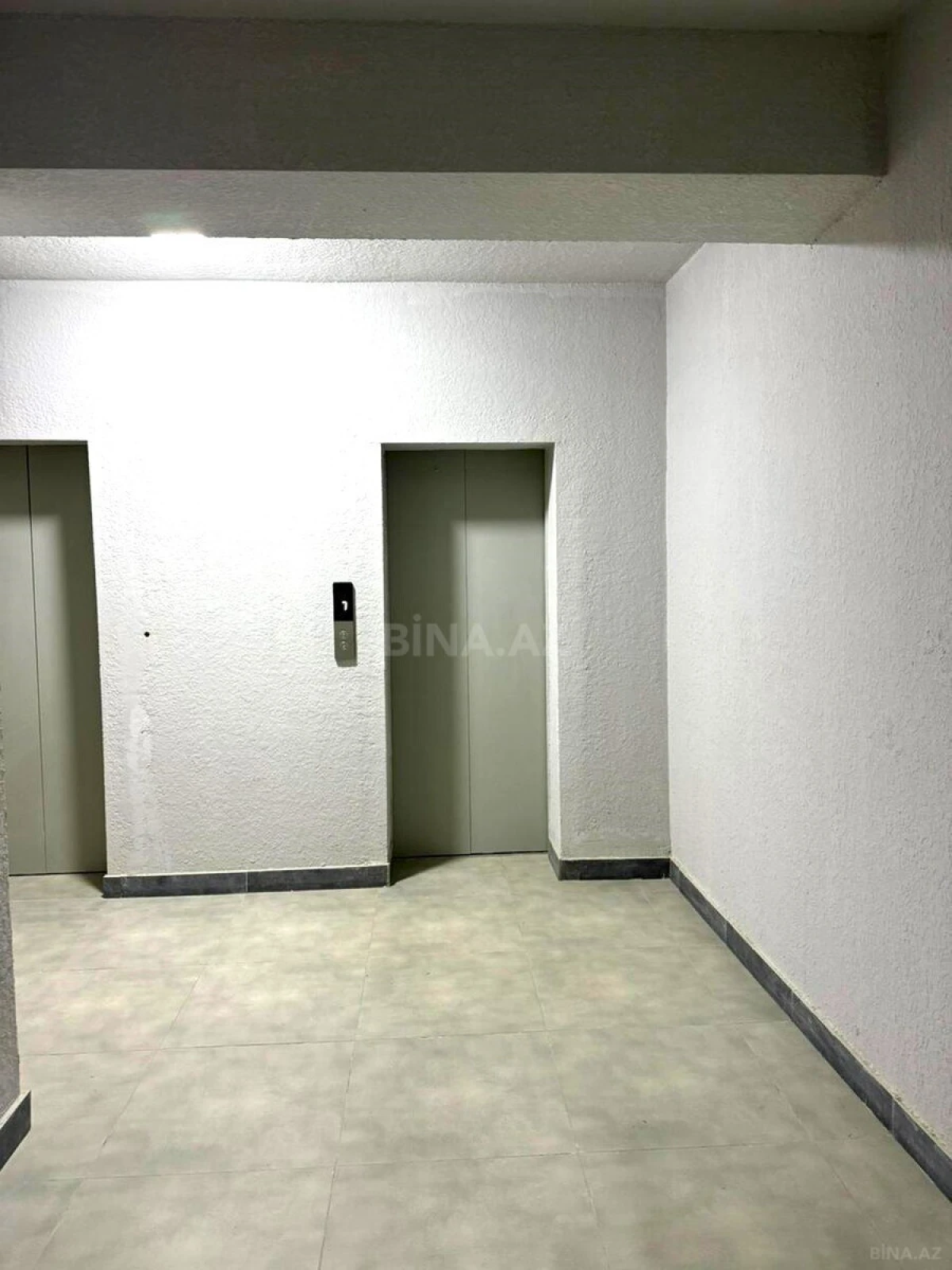 Satılır 2 otaqlı mənzil 120 m²