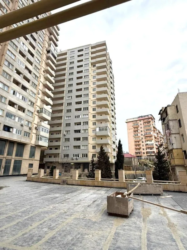 Satılır 2 otaqlı mənzil 120 m²
